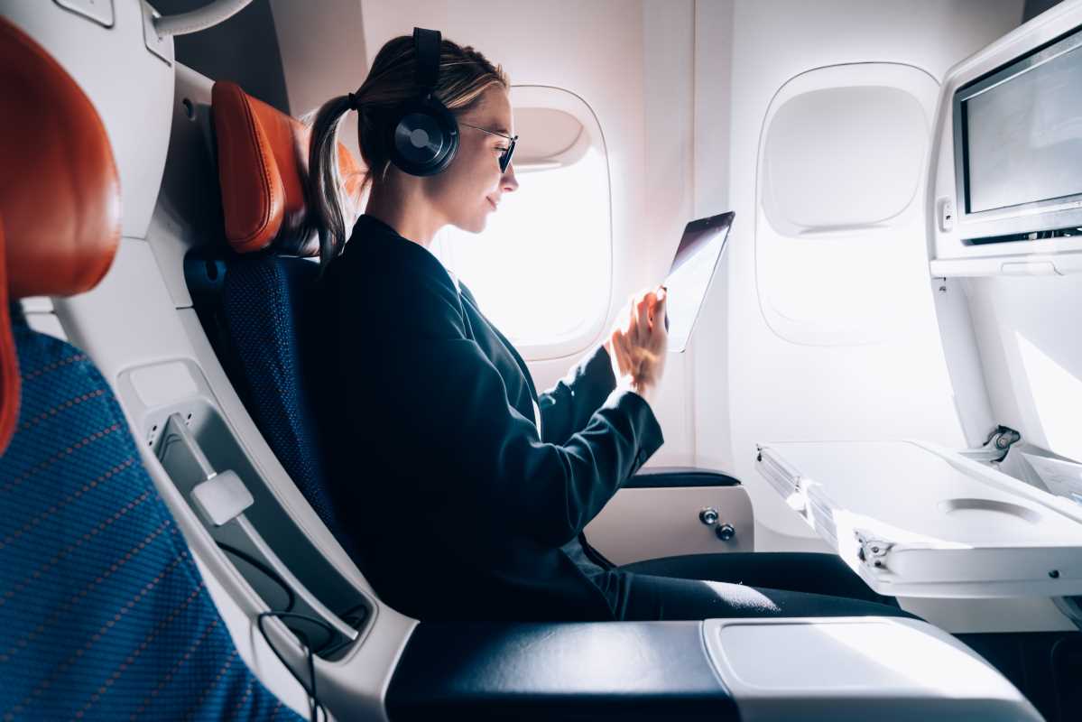 Top Travel Hacks for Long Flights: Packing Cubes & Compression Bags